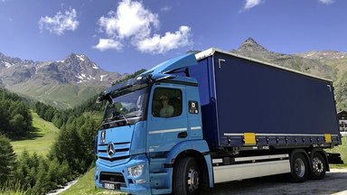 Vollelektrischer Gipfelstürmer: Mercedes-Benz eActros zum Test in Südtirol