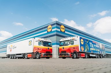 Simon Loos is accelerating its push into electric mobility: First Mercedes-Benz eActros 600 units delivered