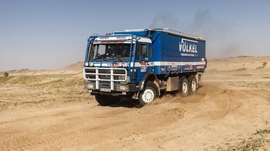 Zwei Mercedes-Benz Lkw Legenden kehren im Völkel Team zurück zur Rallye Dakar