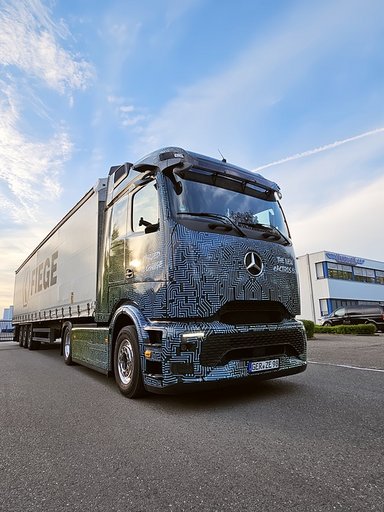 Vandijck Transport testet eActros 600 auf über 1.500 Kilometer langer Fernverkehrsstrecke