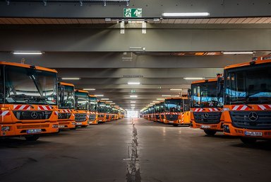 Mornings remain quiet in Karlsruhe – 18 new battery-electric Mercedes-Benz eEconic vehicles for waste disposal