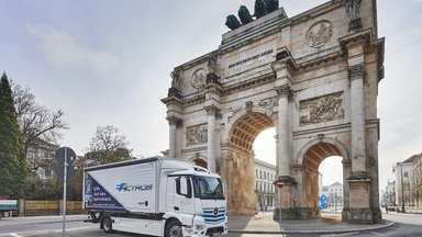 Final customer assignment as part of the “Innovation Fleet”: Mercedes-Benz eActros on the road for the Paulaner brewery in Munich