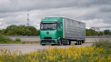 Elektrischer Volumentransport: Mercedes-Benz Trucks präsentiert den eActros Lowliner auf der IAA Transportation