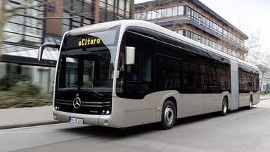 Immediately before the rollout: the new fully-electric articulated bus, the Mercedes-Benz eCitaro G with innovative solid-state batteries
