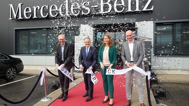 Daimler Truck eröffnet neuen Standort für Vertrieb und Service von Lkw und Bussen in Stuttgart