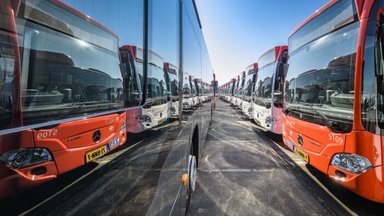 Natural-gas drive in an urban bus: the EBS public transport company in the Netherlands receives 93 Mercedes-Benz Citaro NGT hybrid buses