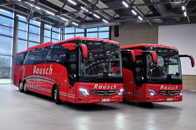 Rausch-Reisen holt zwei neue Mercedes-Benz Tourismo M bei Daimler Buses in Neu-Ulm ab