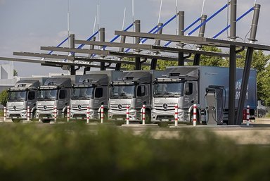 An easy gateway to electric mobility: Mercedes-Benz Trucks opens charging park for customers in Wörth