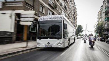 Hamburg steht unter Strom: erster Großauftrag für den vollelektrisch angetriebenen Mercedes-Benz Citaro - Hamburger Hochbahn AG ordert 20 Omnibusse