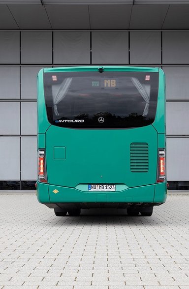 Mercedes-Benz eIntouro M