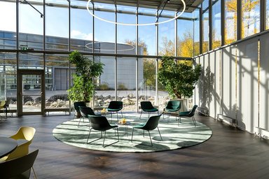 Mercedes-Benz Trucks opens new Customer Experience Center – Focus on customer orientation and brand values