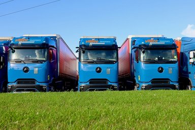 Transports Vallée in France is investing in the future: First Mercedes-Benz eActros 600 and 62 Actros L with ProCabin