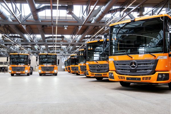 City of Chemnitz Waste Management Adds Eleven New Mercedes-Benz Econic Trucks for Waste Collection