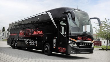 Blitz-Reisen stockt Setra Flotte auf  