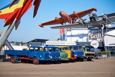 Technikmuseum Sinsheim lädt zum Aktionswochenende: Historische und aktuelle Nutzfahrzeuge von Mercedes-Benz Trucks hautnah erleben