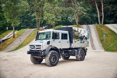 Mercedes-Benz Trucks: Baupower auf jedem Terrain