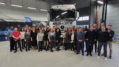 Daimler Truck Financial Services starts in France