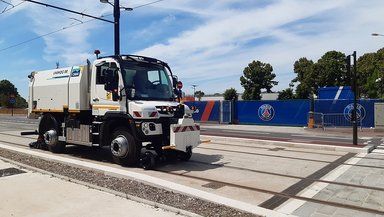 Specialist and universal talent: Mercedes-Benz Unimog demonstrates its performance at InnoTrans