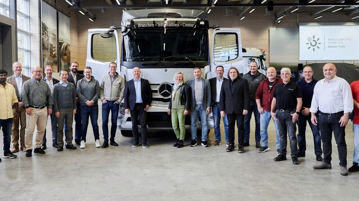 Group picture Works Council Daimler Truck
