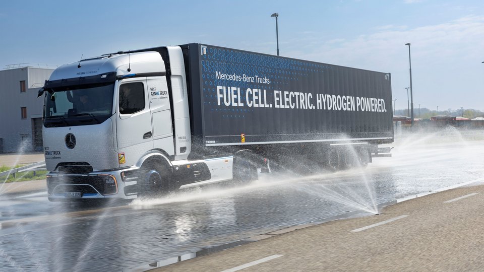 Mercedes-Benz NextGenH2 Truck
