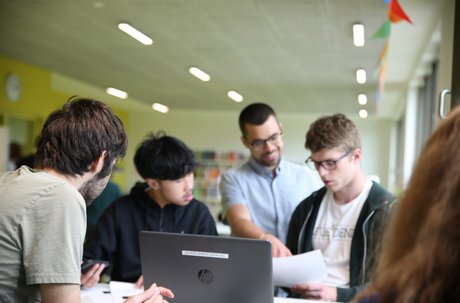 On the Trail of the Earth's Pulse: An Advanced Geography Course Explores Seismic Waves