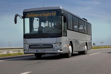 Der kompakte Überlandbus Mercedes-Benz Intouro K hybrid