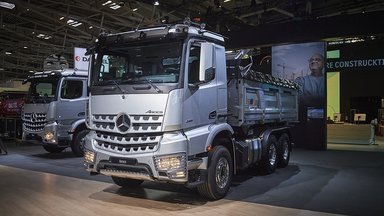 Hart im Nehmen: Mercedes-Benz Trucks zeigt auf der bauma 2022 ausgewählte Fahrzeuge mit Dieselantrieb für einen nachhaltigen und sicheren Bauverkehr
