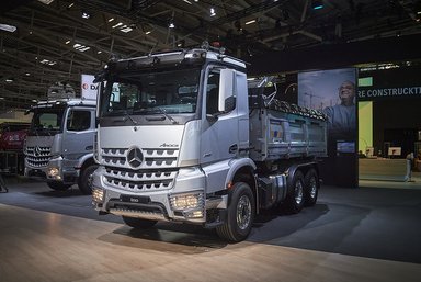 Hart im Nehmen: Mercedes-Benz Trucks zeigt auf der bauma 2022 ausgewählte Fahrzeuge mit Dieselantrieb für einen nachhaltigen und sicheren Bauverkehr