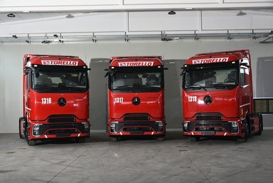 Italy's logistics champion Torello enters a new era: First Actros L with ProCabin taken over by Mercedes-Benz Trucks