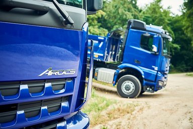 Mercedes-Benz Trucks: Baupower auf jedem Terrain
