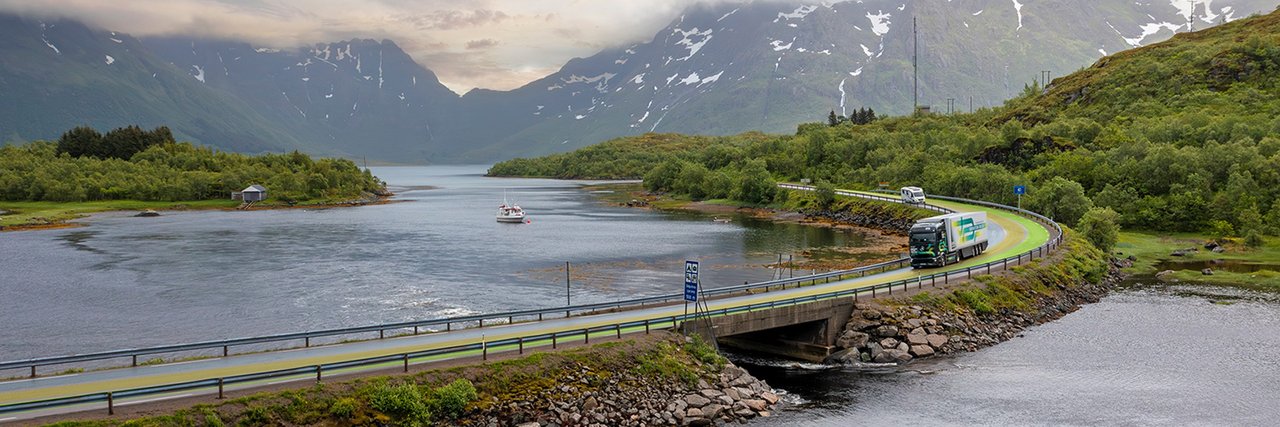 Mercedes-Benz eActros 600 drives over a bridge road