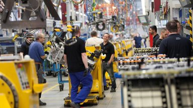 Stärkung und Weiterentwicklung des Standorts: Mercedes-Benz Werk Mannheim investiert weiter in eine wettbewerbsfähige Zukunft und geht dabei neue Wege