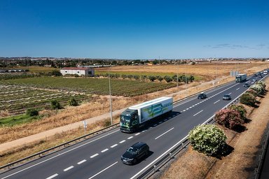 All-electric through Europe: eActros 600 test trucks reach southernmost checkpoint of Tarifa