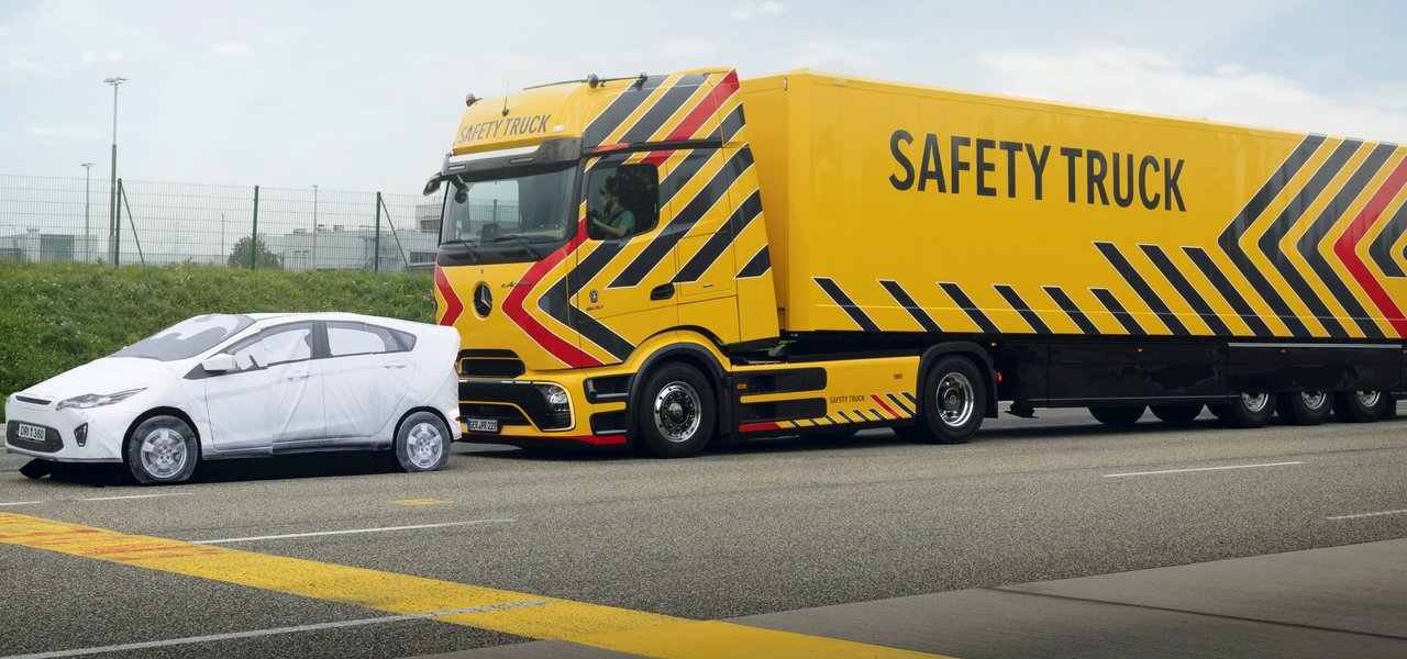 Mercedes-Benz Safety Truck