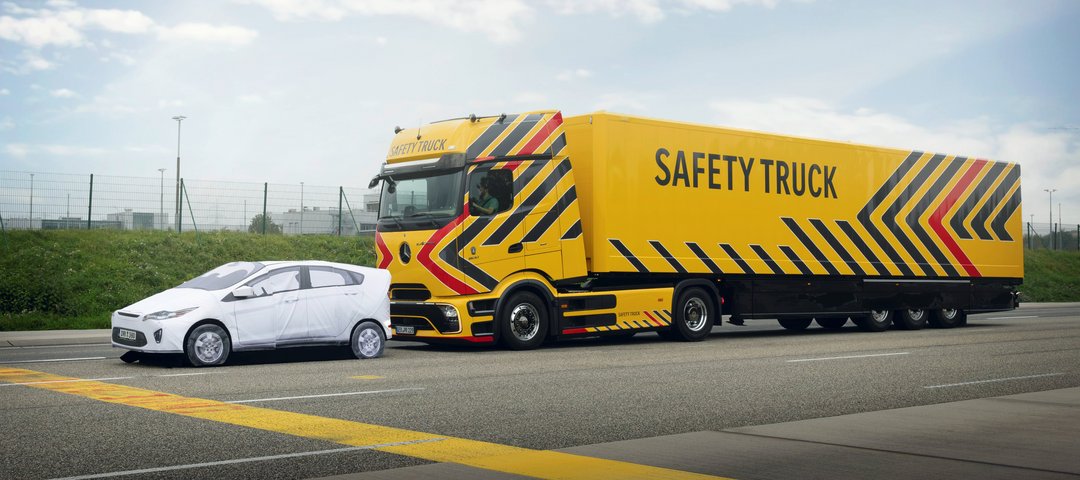 Mercedes-Benz Safety Truck