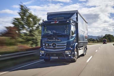Shortly before launch of series production: Mercedes-Benz eActros is starting practical operation with first customers in Germany and the Netherlands