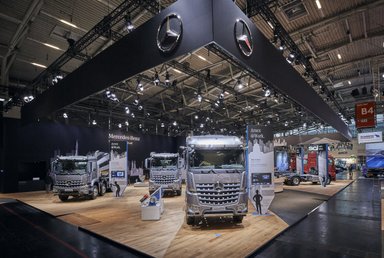 Daimler commercial vehicles at the Bauma
