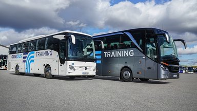 Revolutionäre Assistenzsysteme der Setra TopClass und ComfortClass perfekt nutzen: Mit dem Expert-Handling-Training von Omniplus werden Reisebus-Profis zu Experten