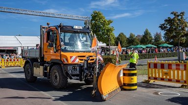 Unimog im Mittelpunkt der 4. Deutschen Schneepflugmeisterschaft