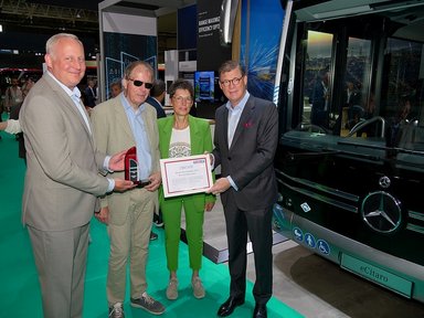 Internationale Fachjury kürt den Mercedes-Benz eCitaro zum Electric Bus Champion 2023