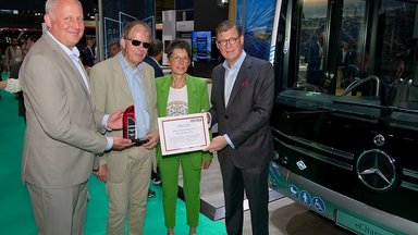 Internationale Fachjury kürt den Mercedes-Benz eCitaro zum Electric Bus Champion 2023