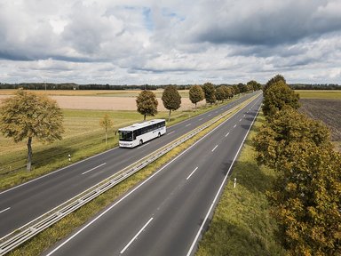 Heiß auf E: erfolgreiche Sommererprobung des neuen Mercedes-Benz eIntouro in Spanien