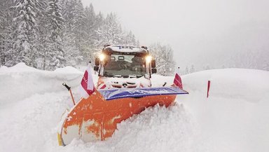 The Unimog in winter: fighting snow
