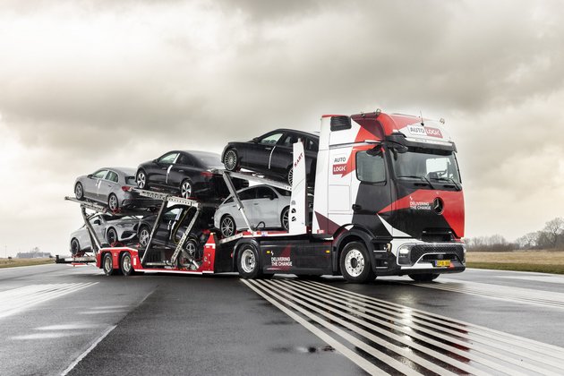 First eActros as a fully electric car transporter in Denmark
