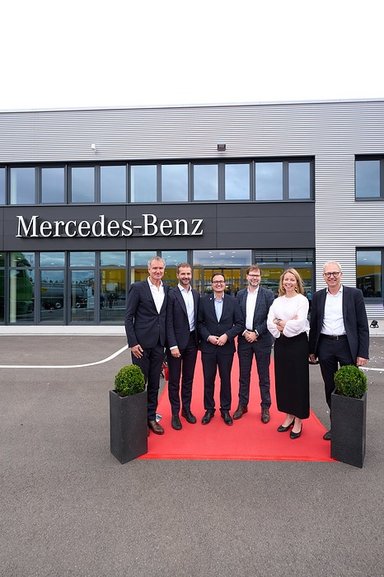 Daimler Truck opens new sales and service center for trucks and buses in Aschheim near Munich