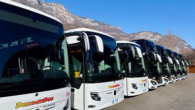 Dolomiti Bus unterstützt mit Fahrzeugen von Daimler Buses das internationale Winter-Event in Italien 2026