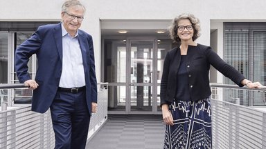 Daimler Truck CEO Martin Daum und Claudia Nemat, Vorstandsmitglied Deutsche Telekom AG, Technologie und Innovation, diskutieren über Chancen und Herausforderungen der Digitalisierung