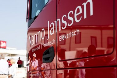 Five Mercedes-Benz eActros 600 in operation, the next five to follow: Nanno Janssen haulage company will only rely on electric trucks in the future