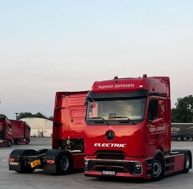 Five Mercedes-Benz eActros 600 in operation, the next five to follow: Nanno Janssen haulage company will only rely on electric trucks in the future