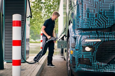 Mercedes-Benz eActros 600 Driving Experience